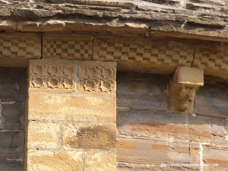 DECORACIÓN DEL CONTRAFUERTE DE LA CABECERA SUR